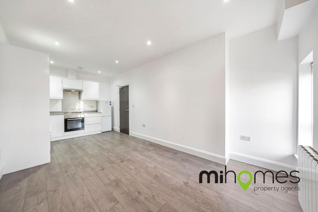 Main image of property: High Street, Potters Bar, EN6