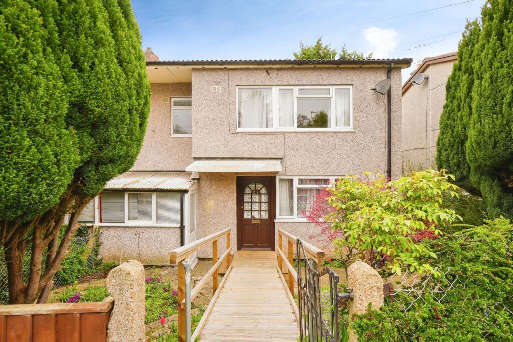 Main image of property: Court Farm Road, Oxford, Oxfordshire, OX4