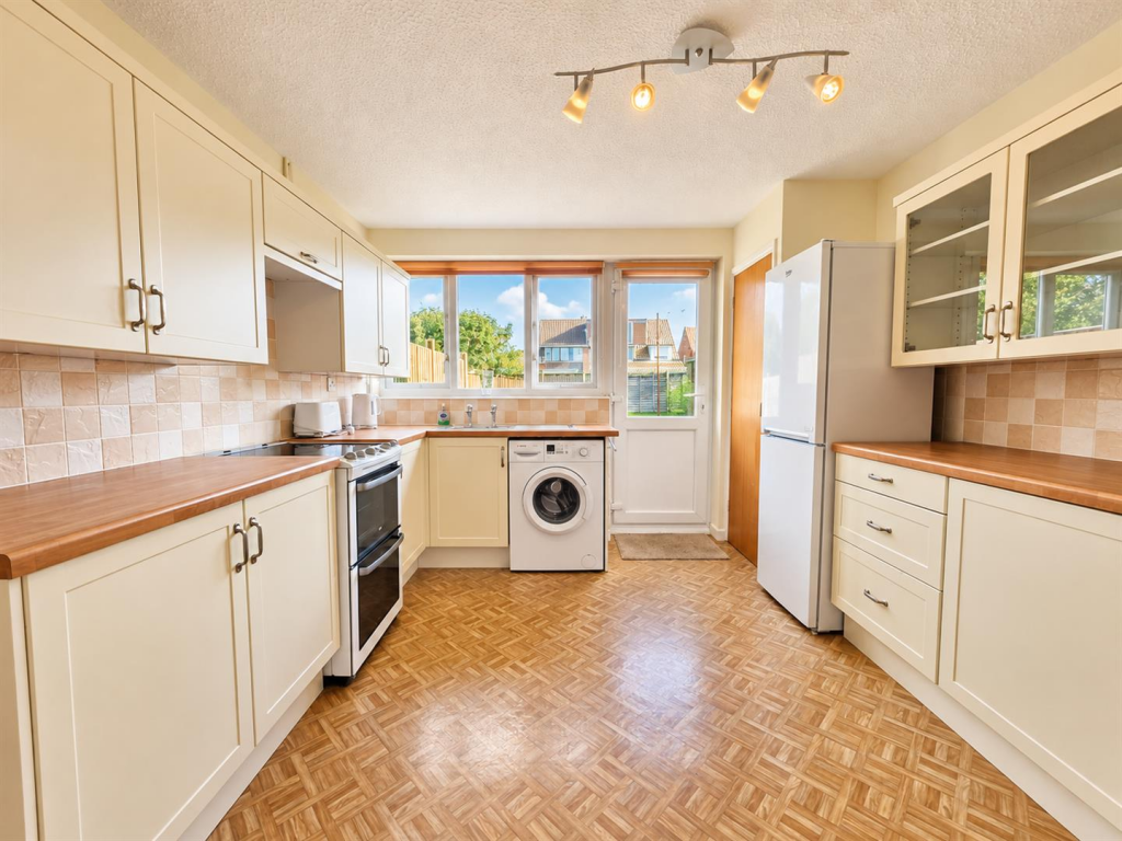 House in Gloucester, Hucclecote - View 3