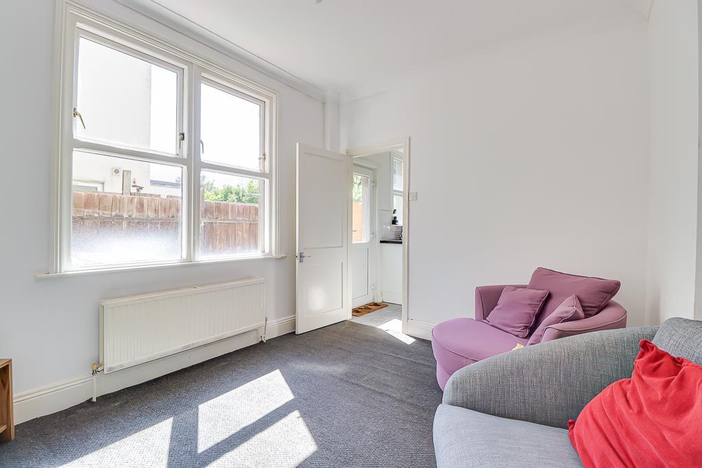 Apartment in Southend-on-Sea, Essex - View 3