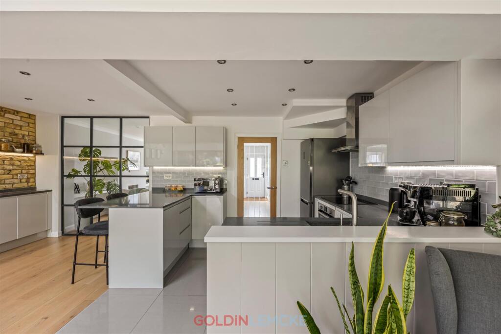 House in Brighton - View 4