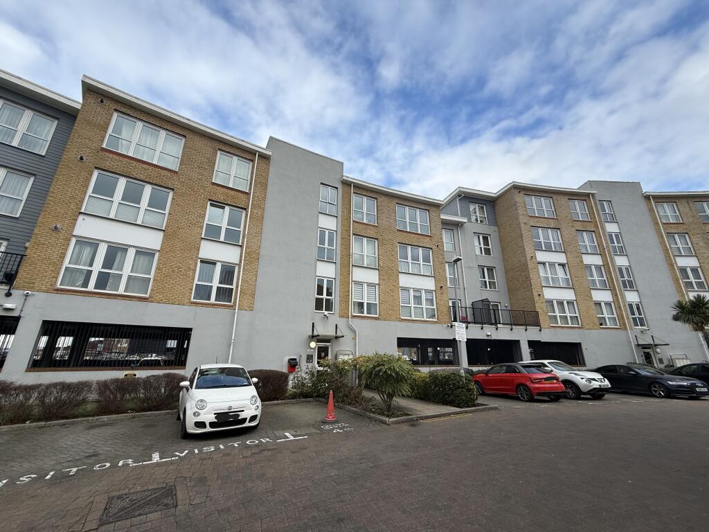 Main image of property: Flat 34, Fisgard Court, Admirals Way, Gravesend, Kent DA12 2AW