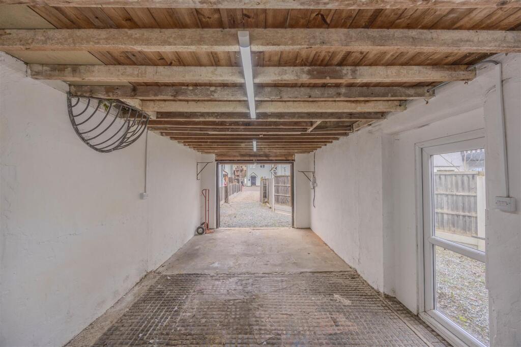 Garage, 117 Hadleigh Road, Leigh On Sea, Essex - View 5