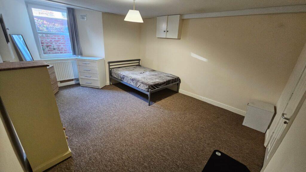 House in Leeds - View 5