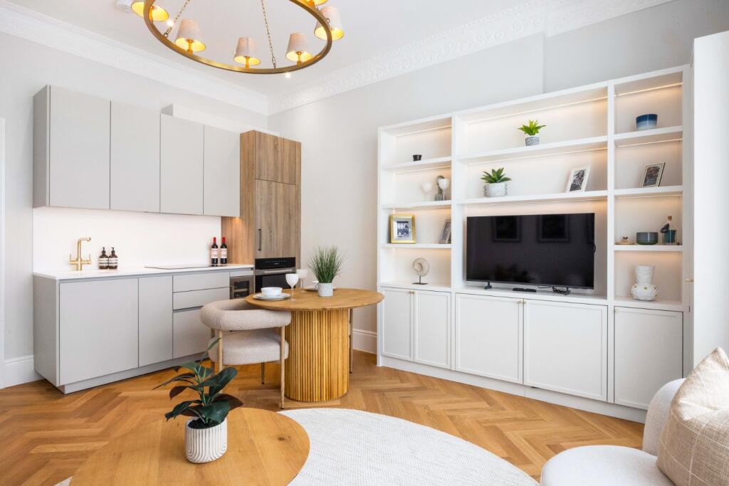 Apartment in London - View 3