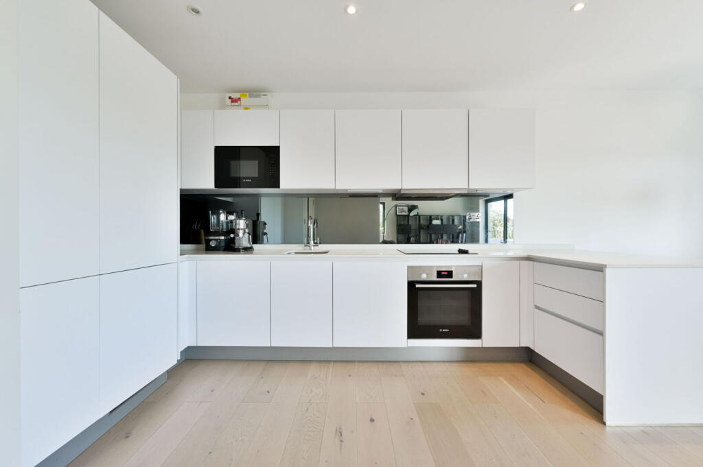 Apartment in London - View 5
