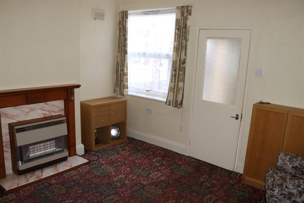 Brookland Road, Walsall Wood - Vista 3