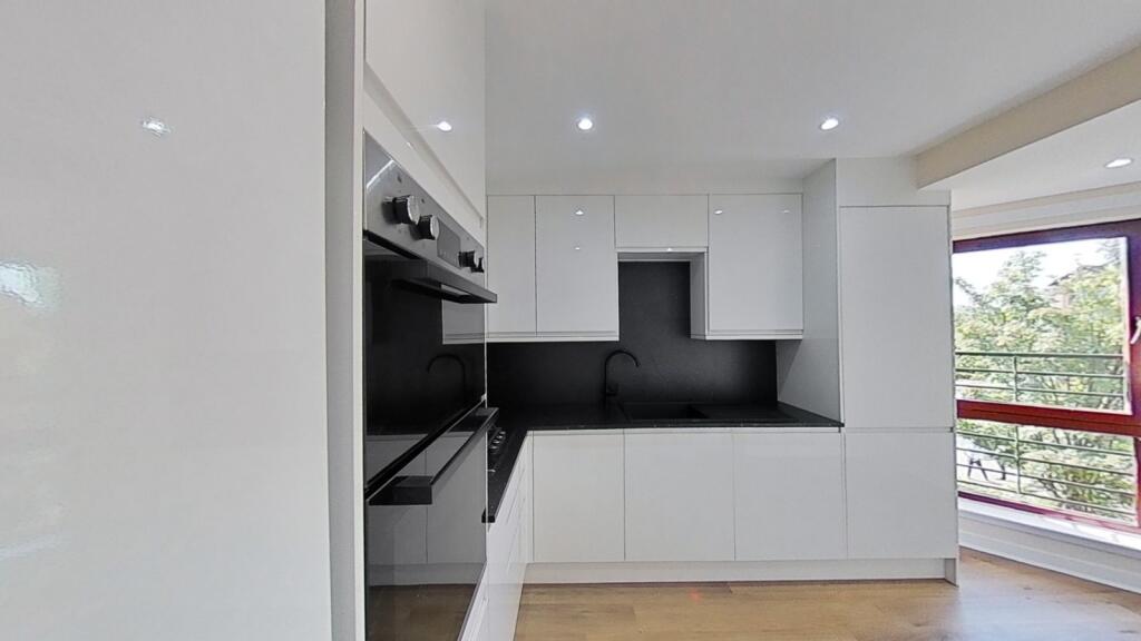 Apartment in Glasgow, Low Knightswood, Anniesland - View 5