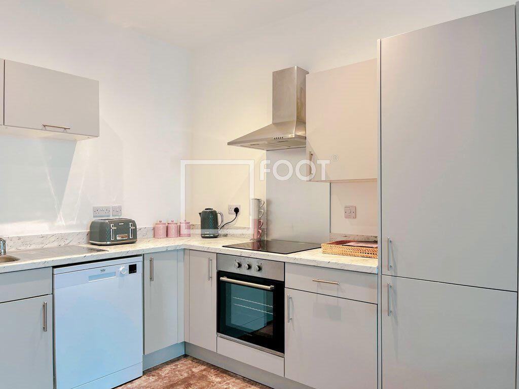 Modern 2BR Apartment, RENT FREE PERIOD AVAILABLE