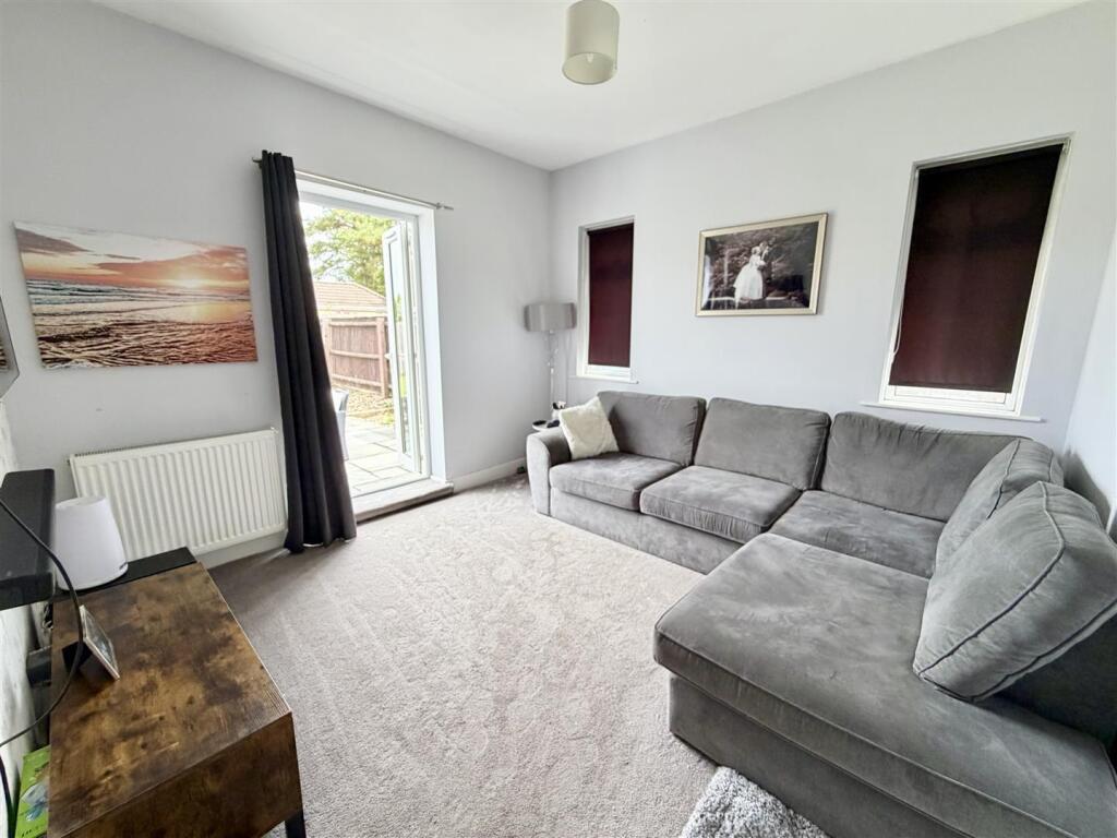 St. Martins Road, Upton photo 5