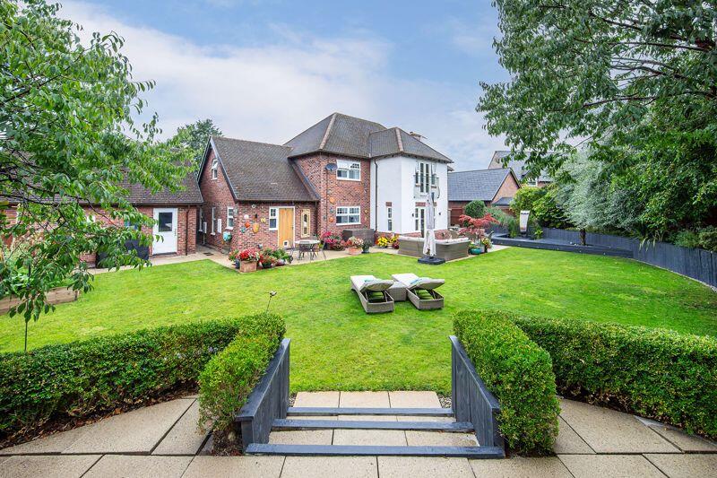 Springwater Drive, Wychwood Park, Weston photo 3