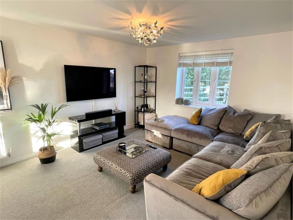 Apartment in Taunton - View 2