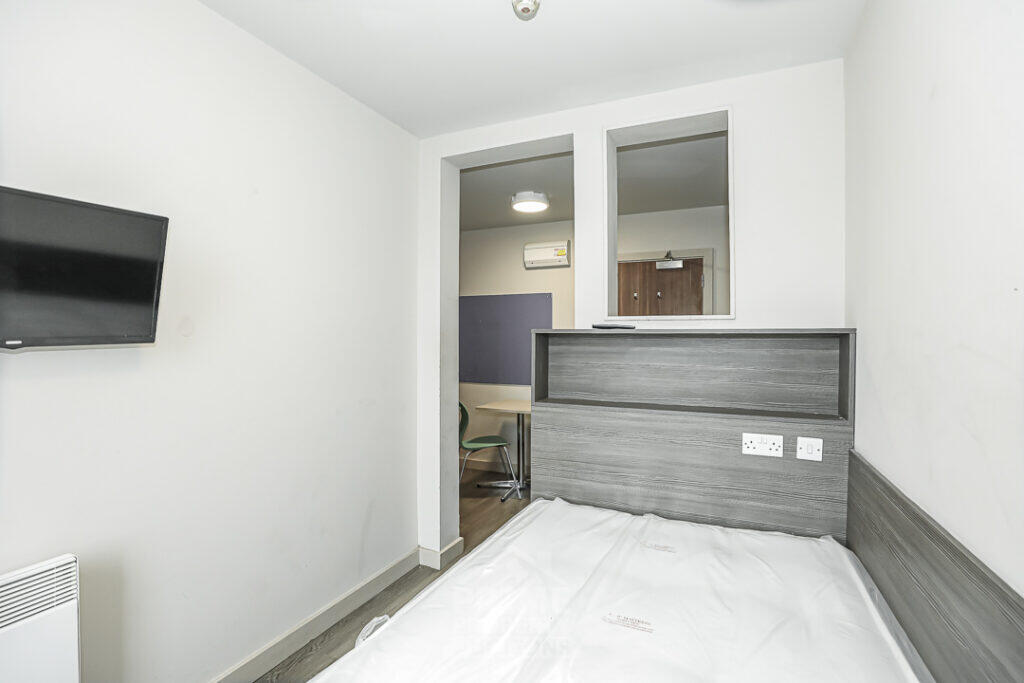 Apartment in Glasgow - View 3