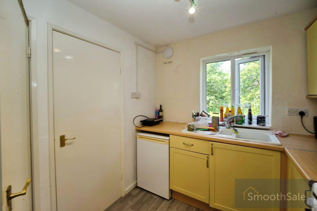 Apartment in Leeds, Alwoodley - More