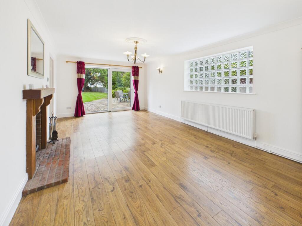 House in Lincoln - View 3