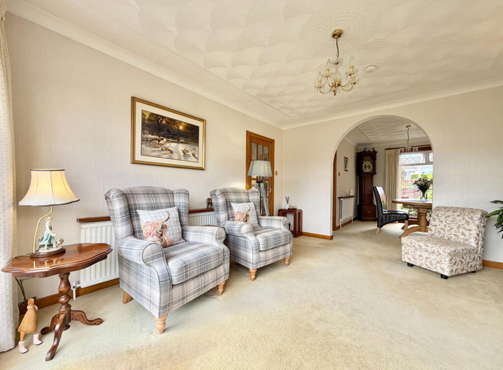 House in Dunipace, Falkirk - More