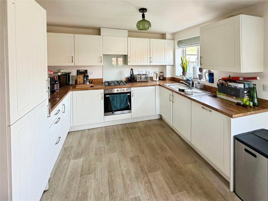 House in Doncaster, Woodlands - More