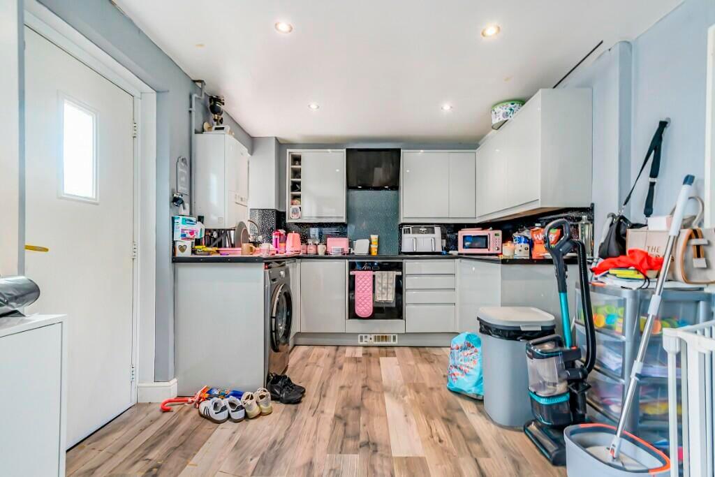 Hambleton Drive, Halifax, HX2 photo 4