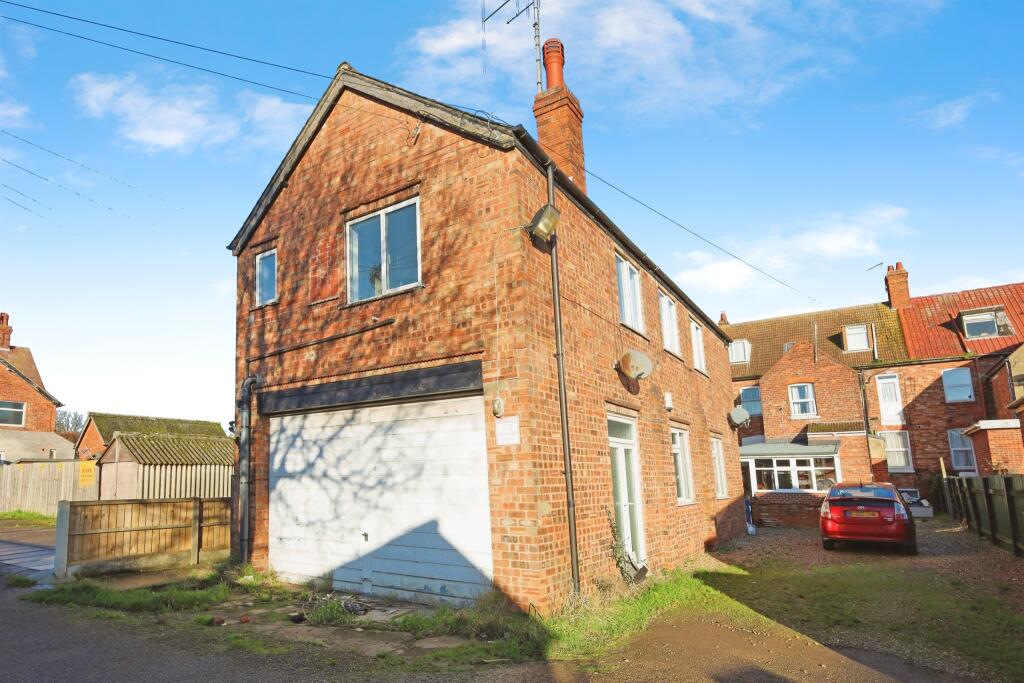 Main image of property: Scarbrough Avenue, Skegness