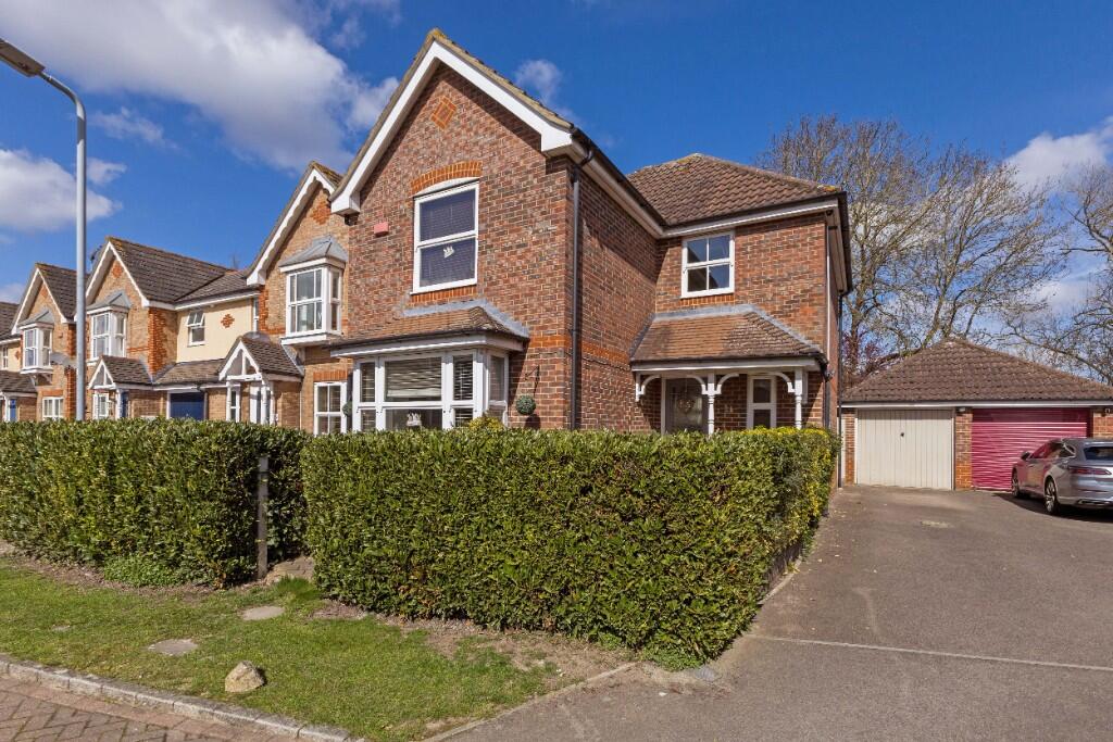 3-bed detached on Nine Acres, Cippenham, £549,950