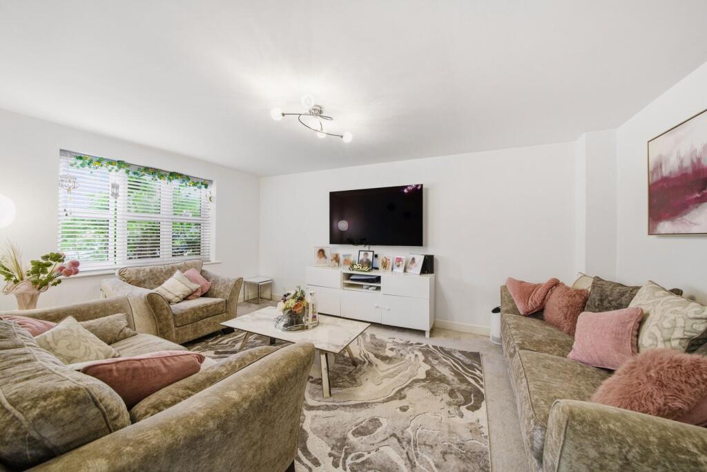 Autumn Close, West Bridgford photo 2