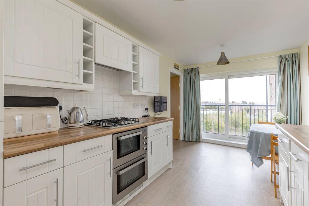 Apartment in Edinburgh - View 4
