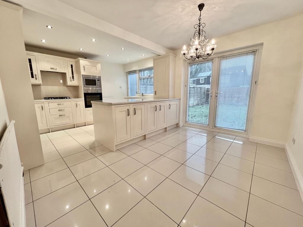 Chestnut Close, Bottesford, NG13 photo 4