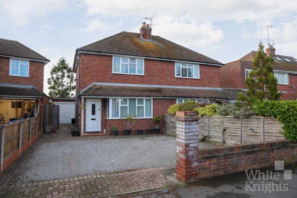 Main image of property: Wyndham Crescent, Woodley, Reading, Berkshire, RG5 3AY