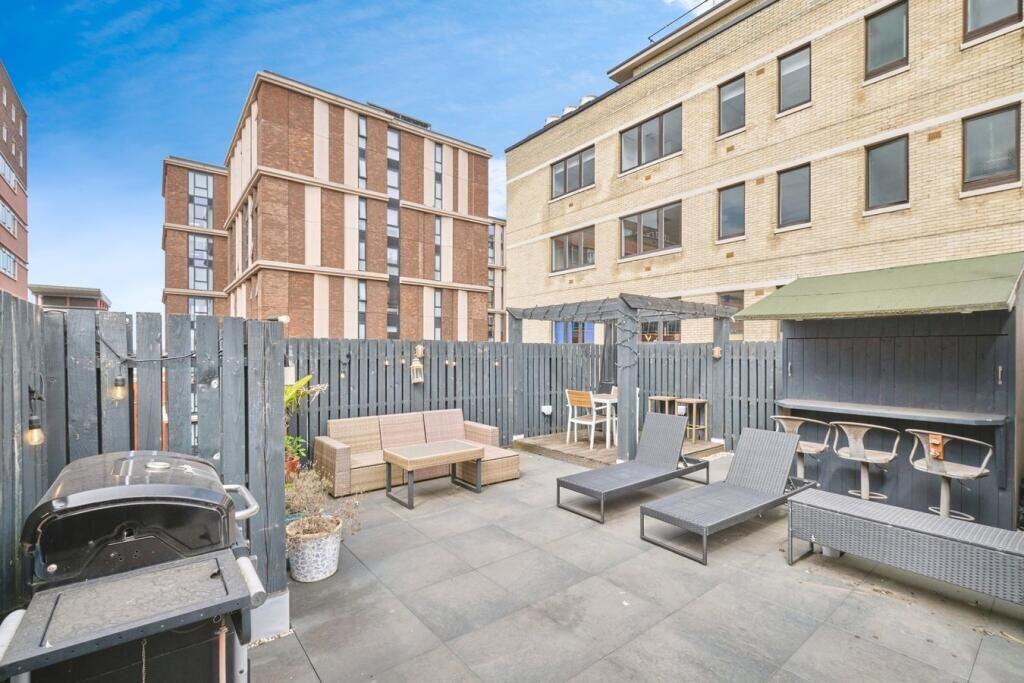 Apartment 8, 150 Great Charles Street Queensway, Birmingham, West Midlands, B3 3BZ