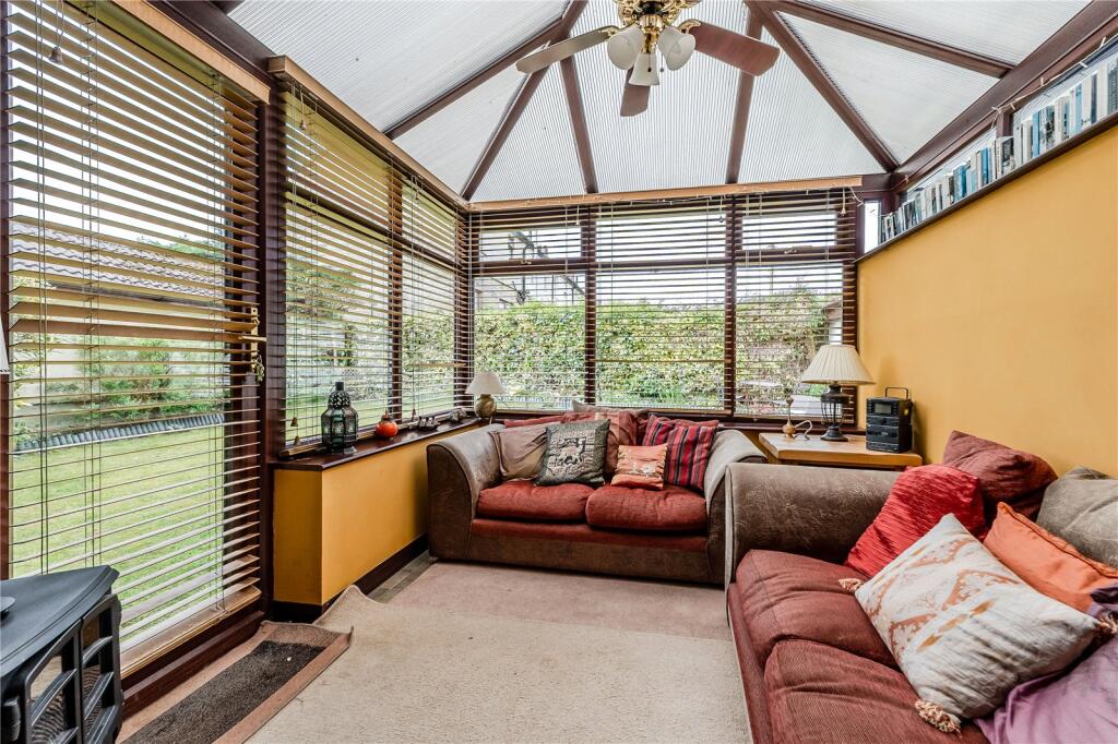 House in Leeds, Larkfield, Rawdon - View 3