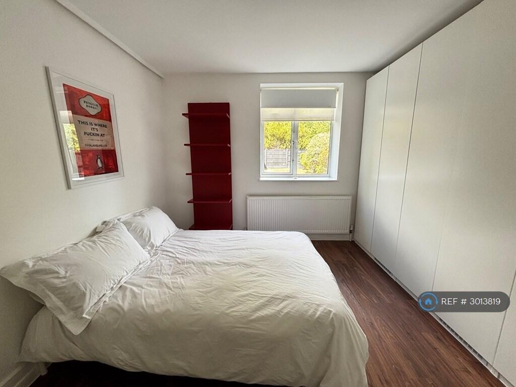 Apartment in London - View 3