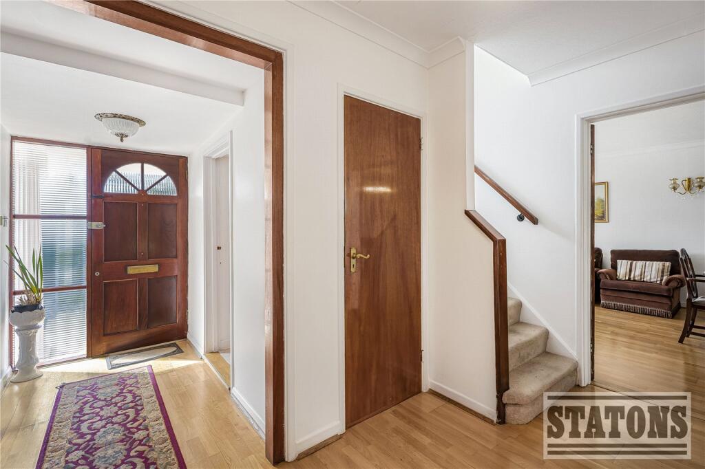 House in Barnet, Hadley Wood - View 2