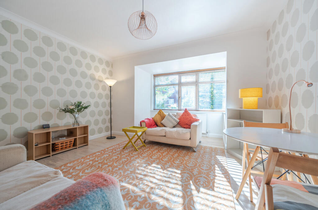Apartment in Hove, Brunswick - View 5