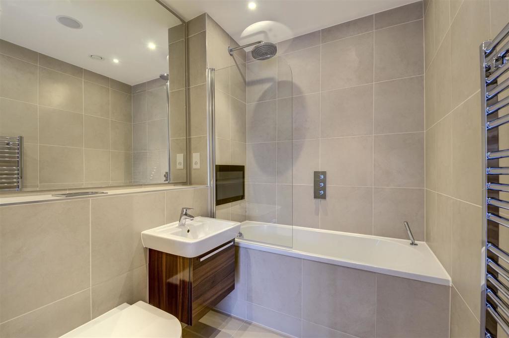 Apartment in London, Childs Hill, Golders Green - More