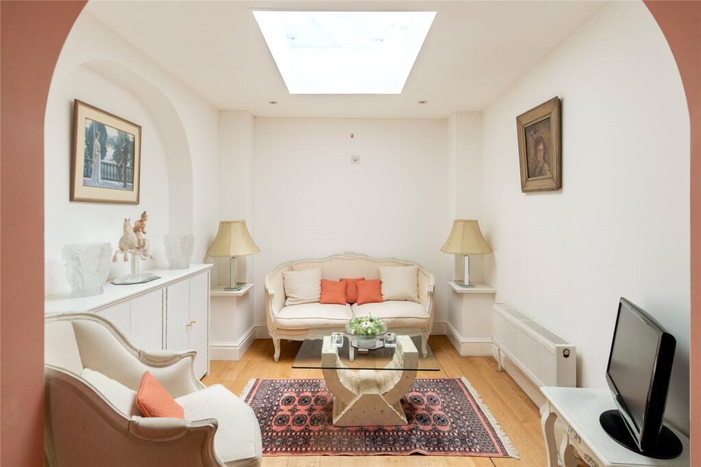 House in London - More