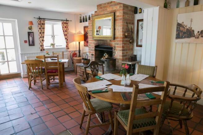The Kings Arms Stoborough (3)-(ZF-1699-14561-1-035).jpg