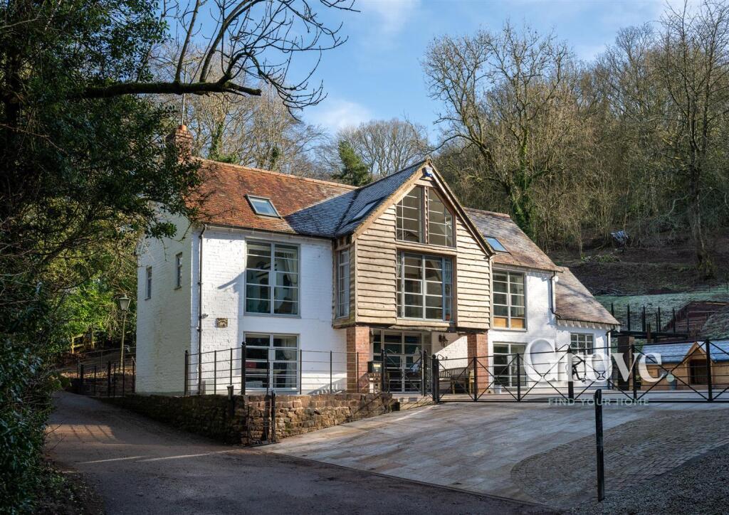 Main image of property: Clatterbach, Clent