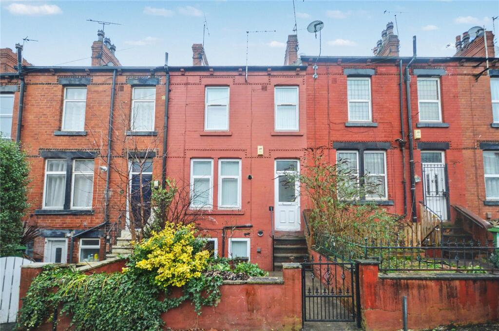 2-bed terraced on Longroyd Street, Leeds, West Yorkshire, £115,000