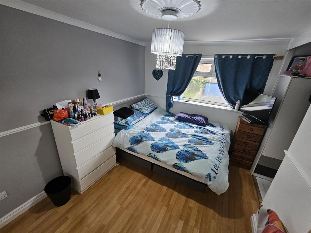 House in Cardiff, Caerau - View 4
