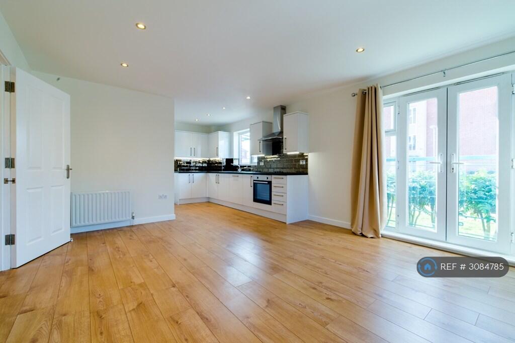 Apartment in Romford - View 2