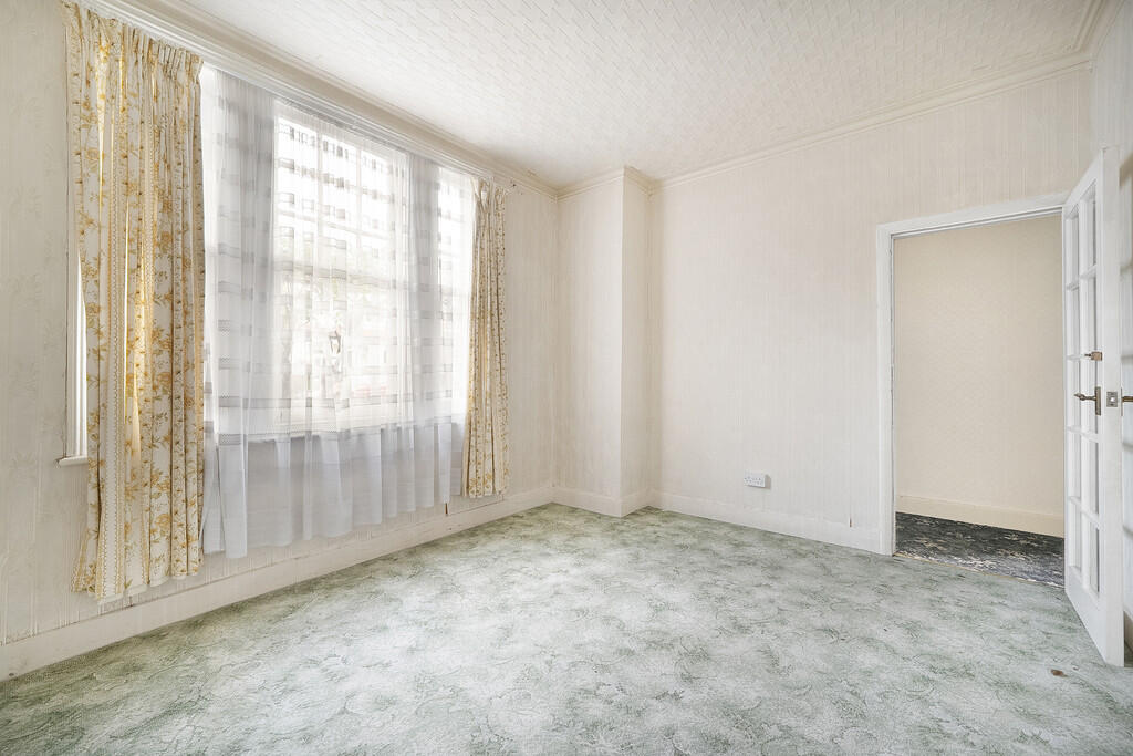 Clarendon Road, London photo 3
