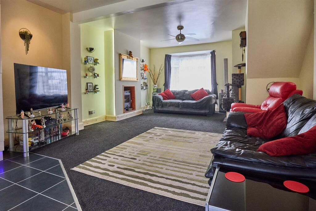 House in Hinckley and Bosworth, Leicestershire - View 3