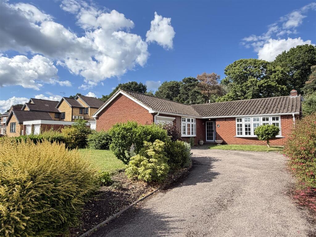 Main image of property: Spinney Hill, Warwick
