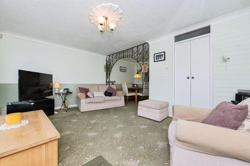 House in South Ockendon, Essex - View 2