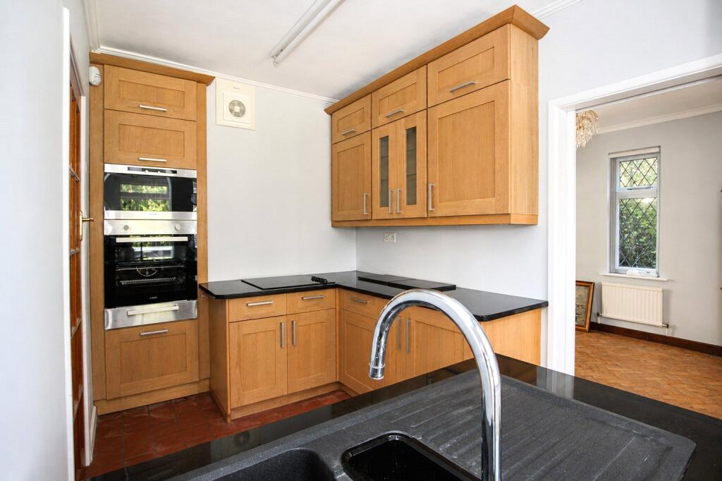 House in Weston-super-Mare, Preanes Green - More