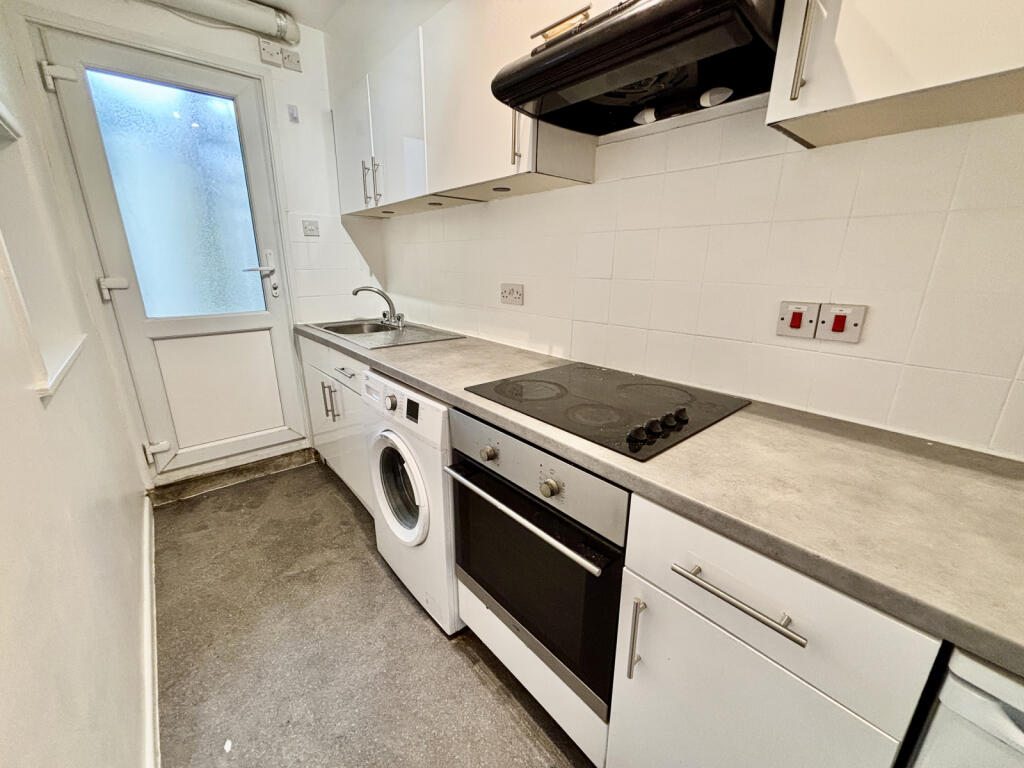 Apartment in Truro - View 5
