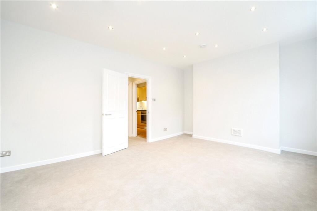 Apartment in London - View 5