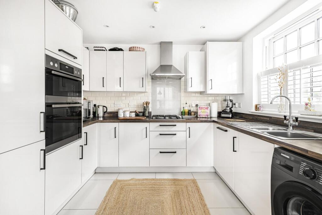 House in Bicester - View 2