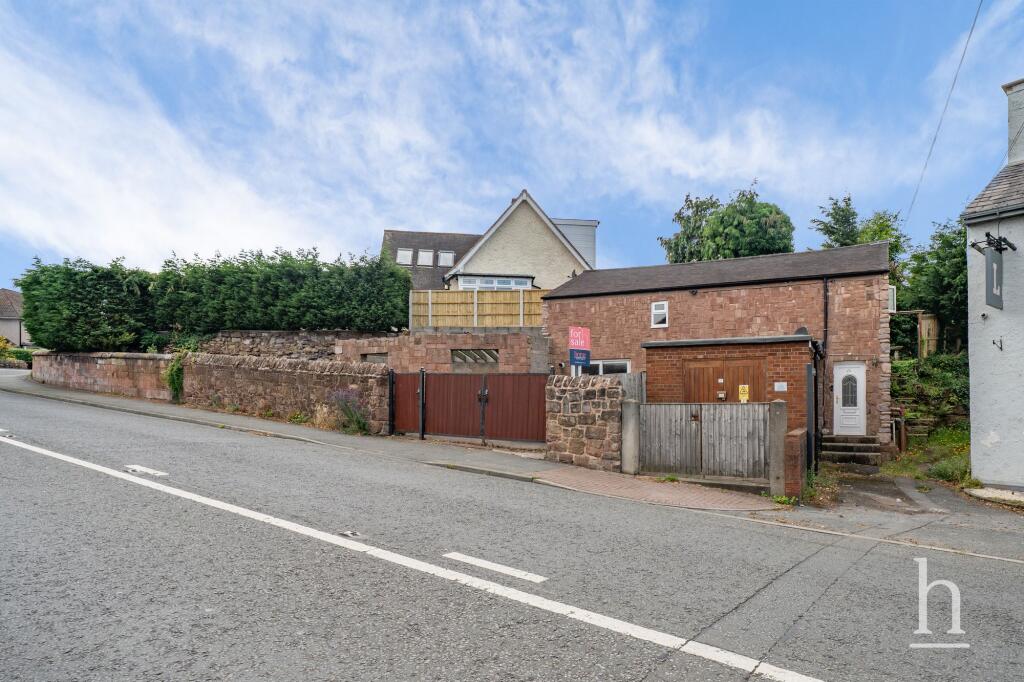 3-bed detached on Black Horse Hill, West Kirby, CH48, £270,000