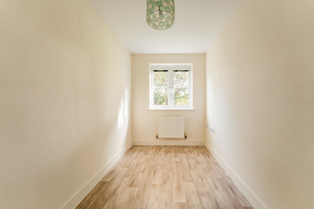 House in Romford - More